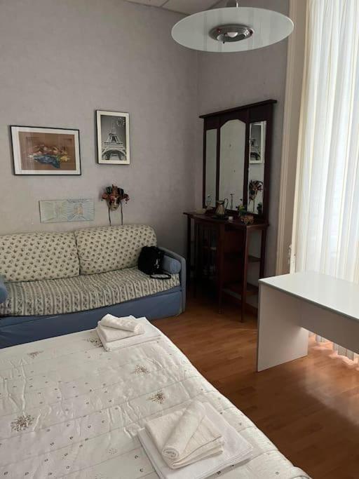 La Casa Di Pepo Apartment เนเปิลส์ ภายนอก รูปภาพ