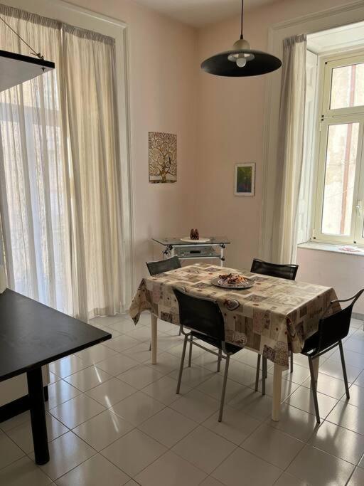 La Casa Di Pepo Apartment เนเปิลส์ ภายนอก รูปภาพ